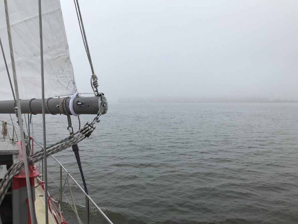 Segeln im Nebel