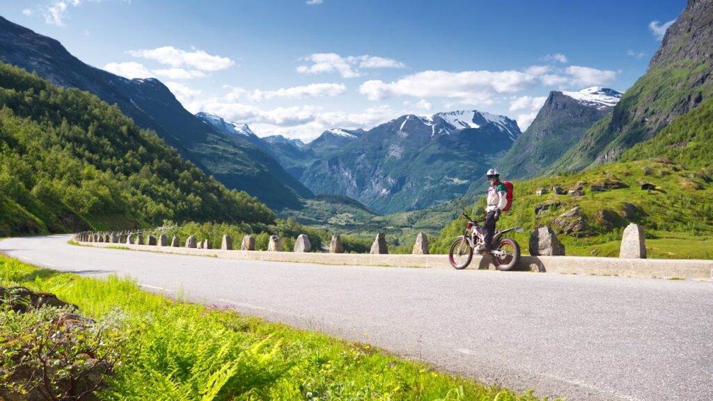 Motorradfahren auf der Geiranger Trollstiegen