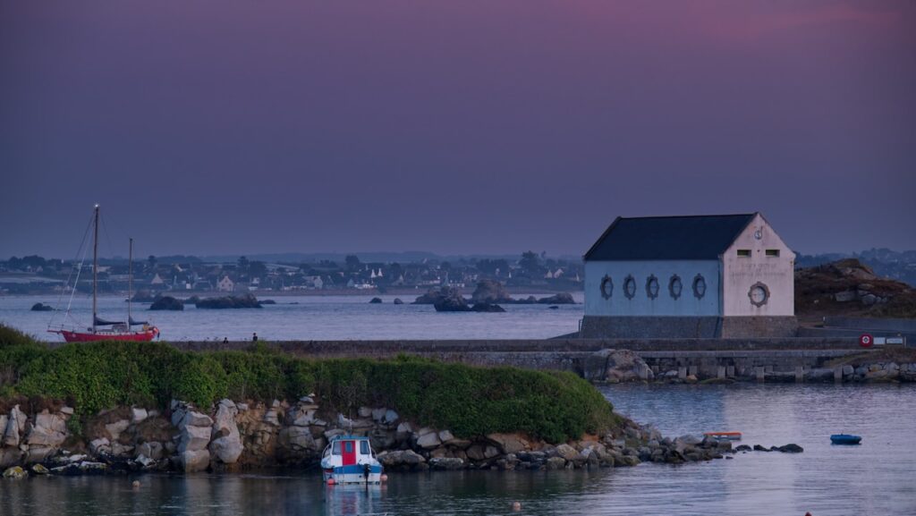 LA BELLE EPOQUE vor Anker.